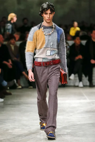 Look 44